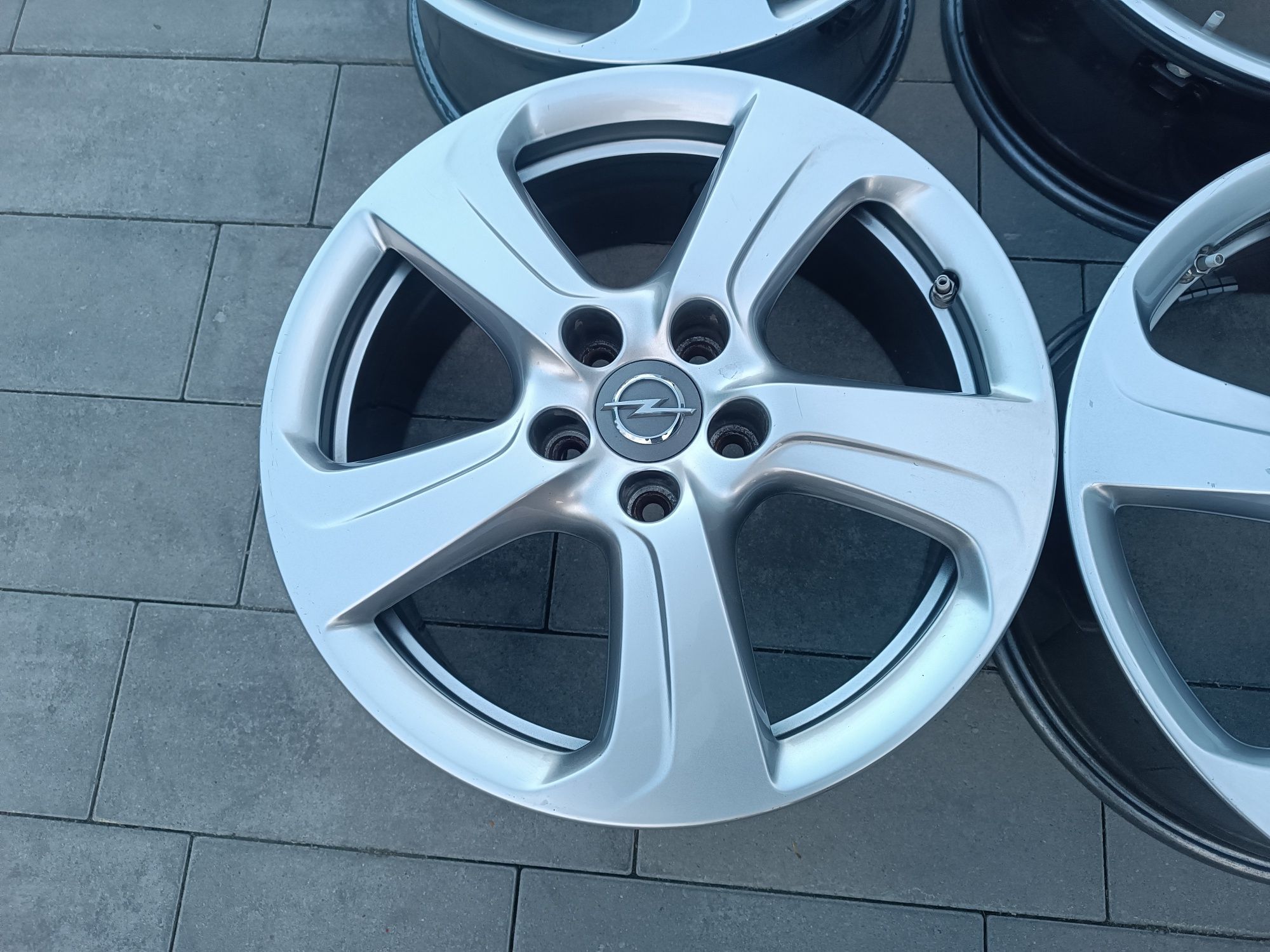 17 Alufelgi Opel 5x110 Astra H,Corsa E,D,Meriva B , OE TPMS