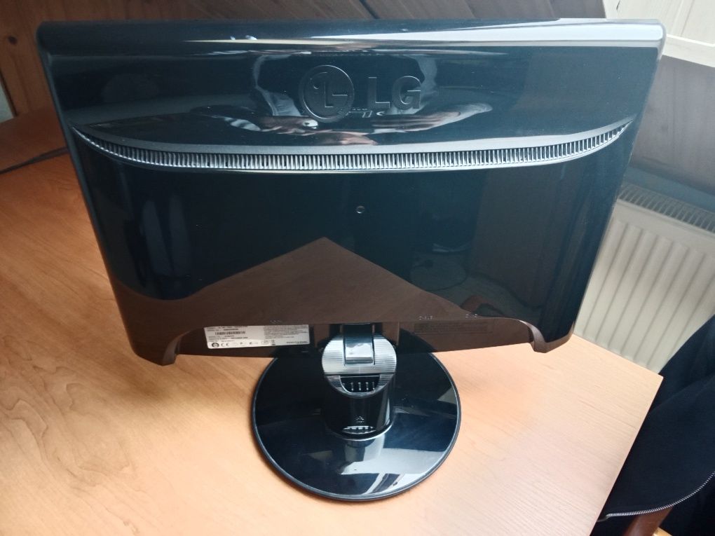 Monitor LG W1925TE