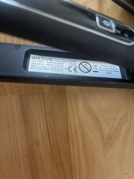 Вирівнювач для волосся користований