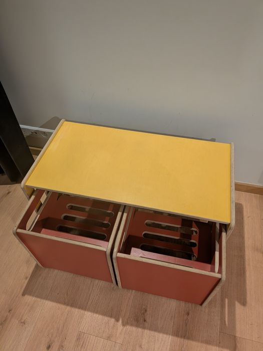 Zestaw drewnianych mebli modułowych Smating - stolik i 2 krzesła