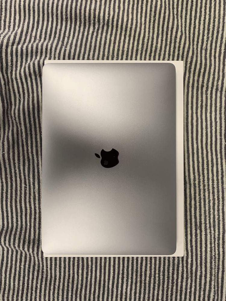 MacBook Air M1 8/256