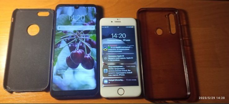 Обменяю эти телефоны, описание