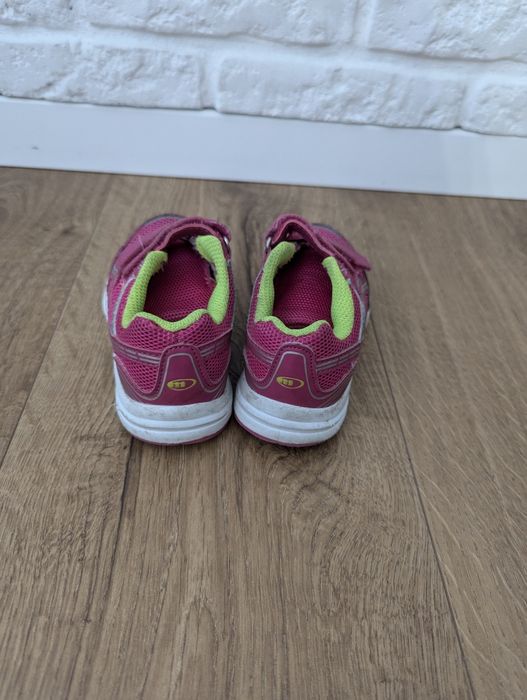 Adidaski dla dziewczynki r.24 firmy Martes kolor fuksjowy z limonką