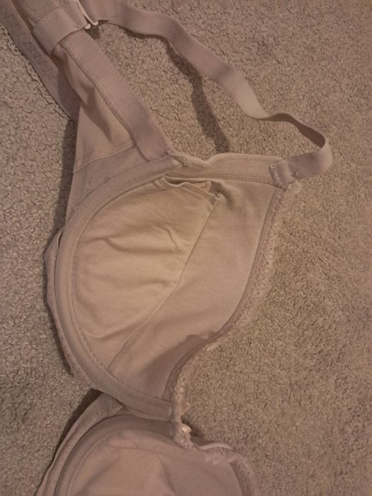 Biustonosz firmy Esotiq rozm. 70F