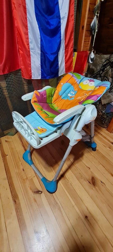 Продам стілець фірми Chicco