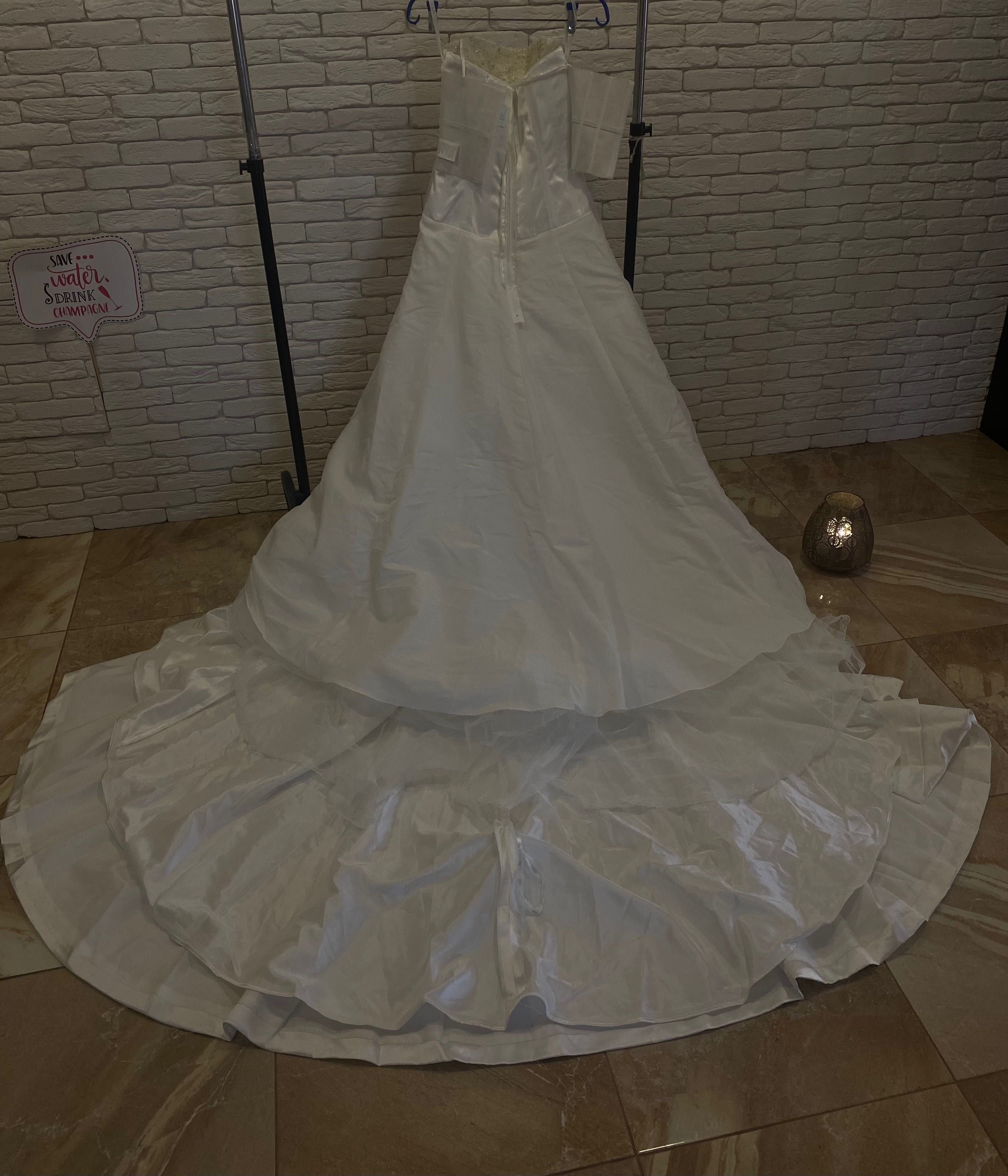 весільна сукня нова