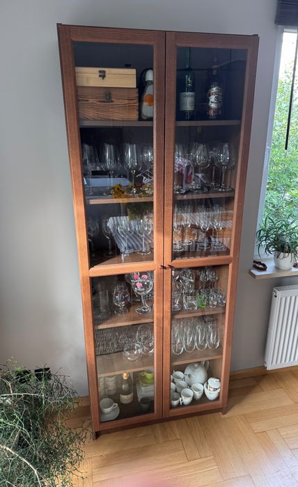 Szafka serwantka - stan bardzo dobry.