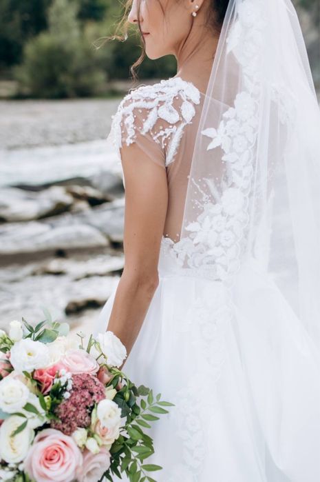 Плаття весільне, сукня