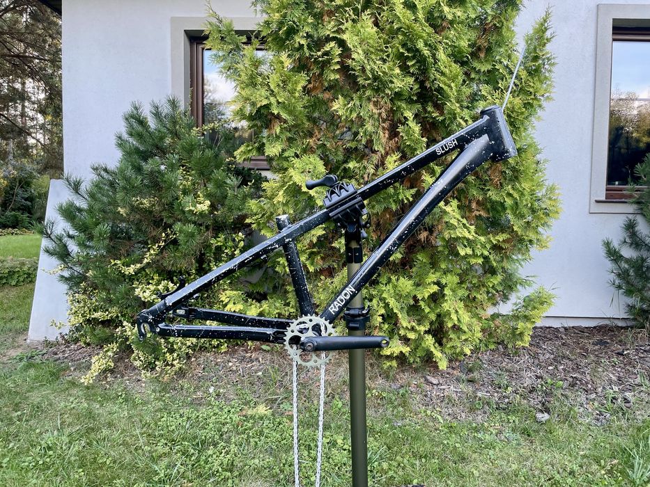 Rama Dirt Radon Slush + korba, stery, łańcuch