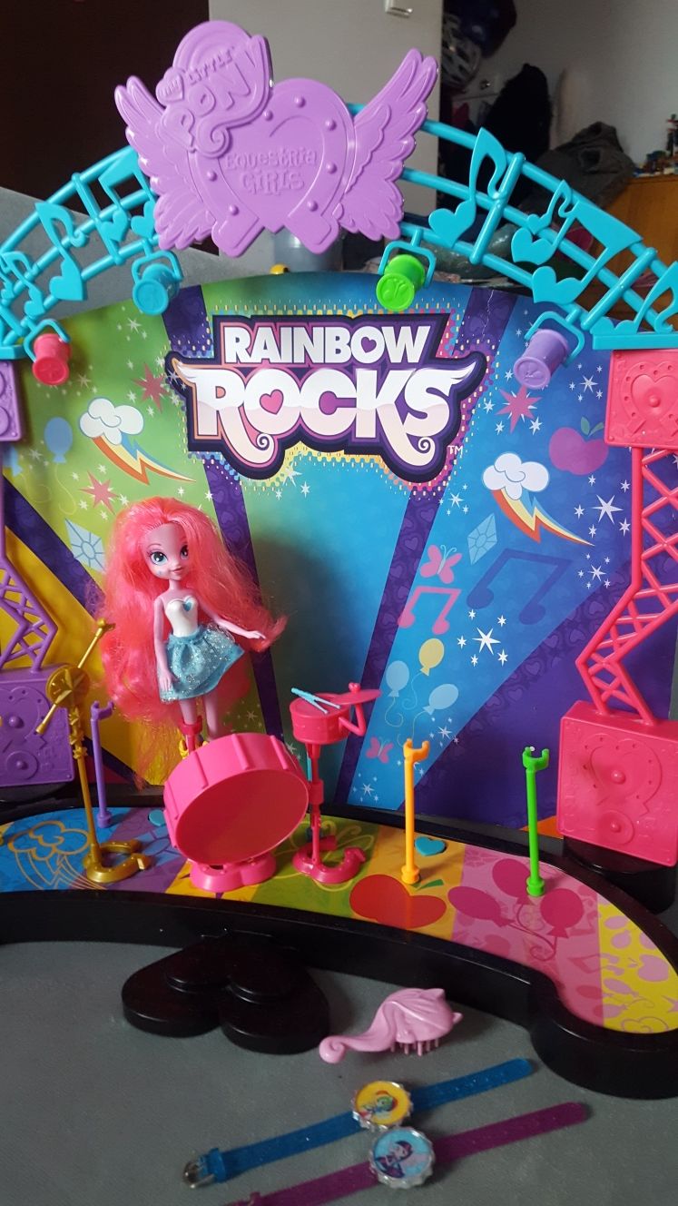Scena Rainbow Rocks Equestria Girls z lalka Pinkie Pie Gratisy j. nowa