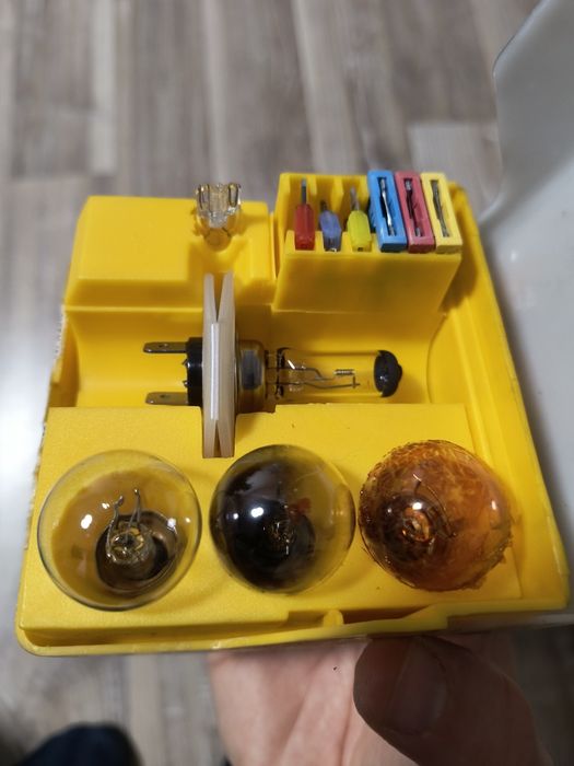 Kit Luzes/Fusíveis - Opel Astra H