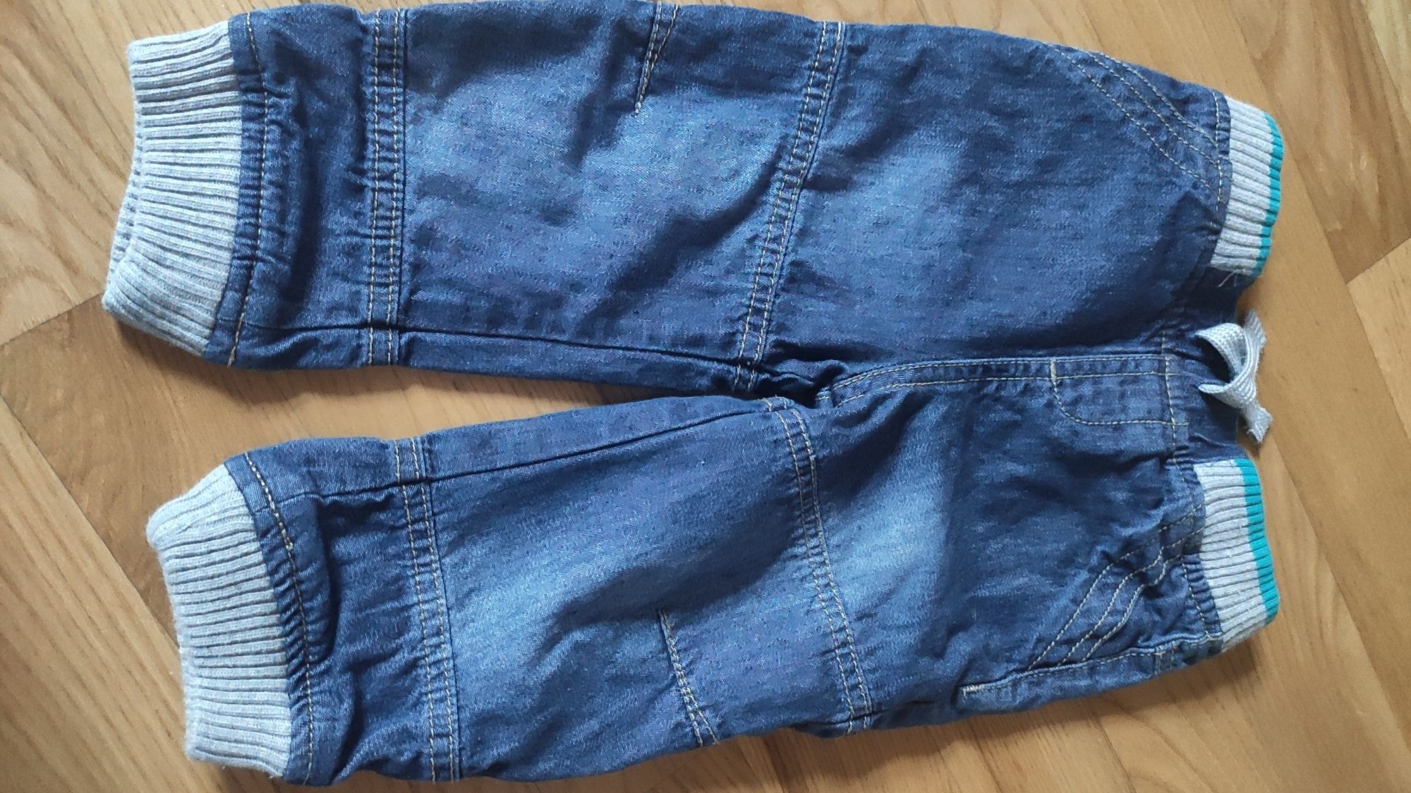 Spodnie dżinsowe F&F z podszewką r.80