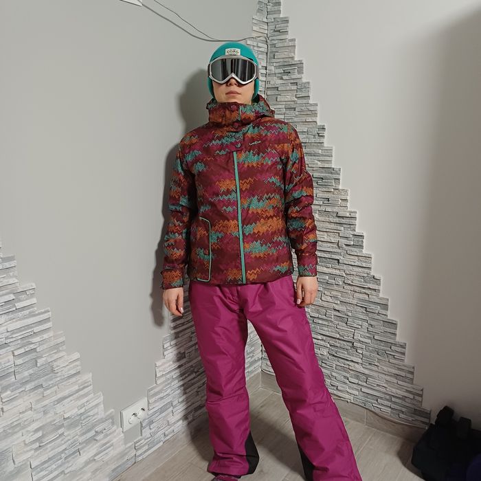 Лижний  модний костюм  розмір М  дуже класний