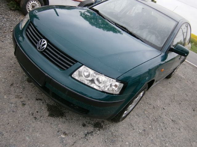 VW Passat B5 przedni Pas wzmocnienie  chłodnica wentylator 1.6 LB6G