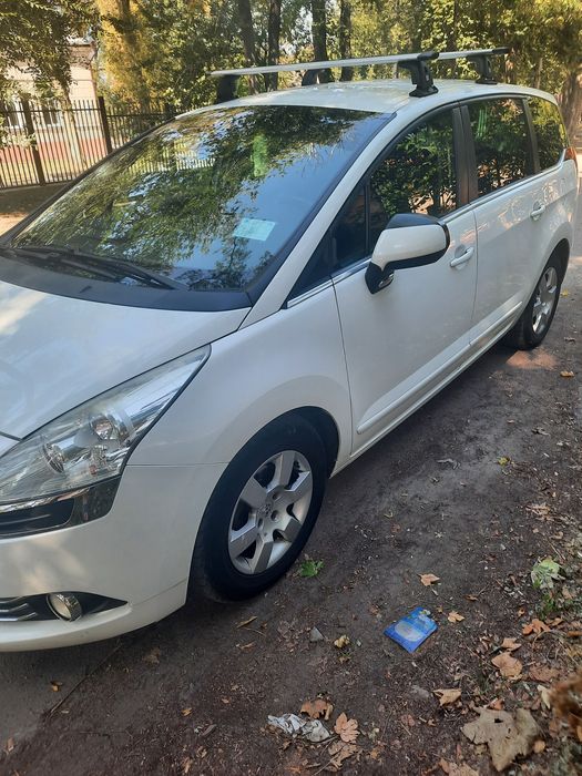 Продам Peugeot 5008