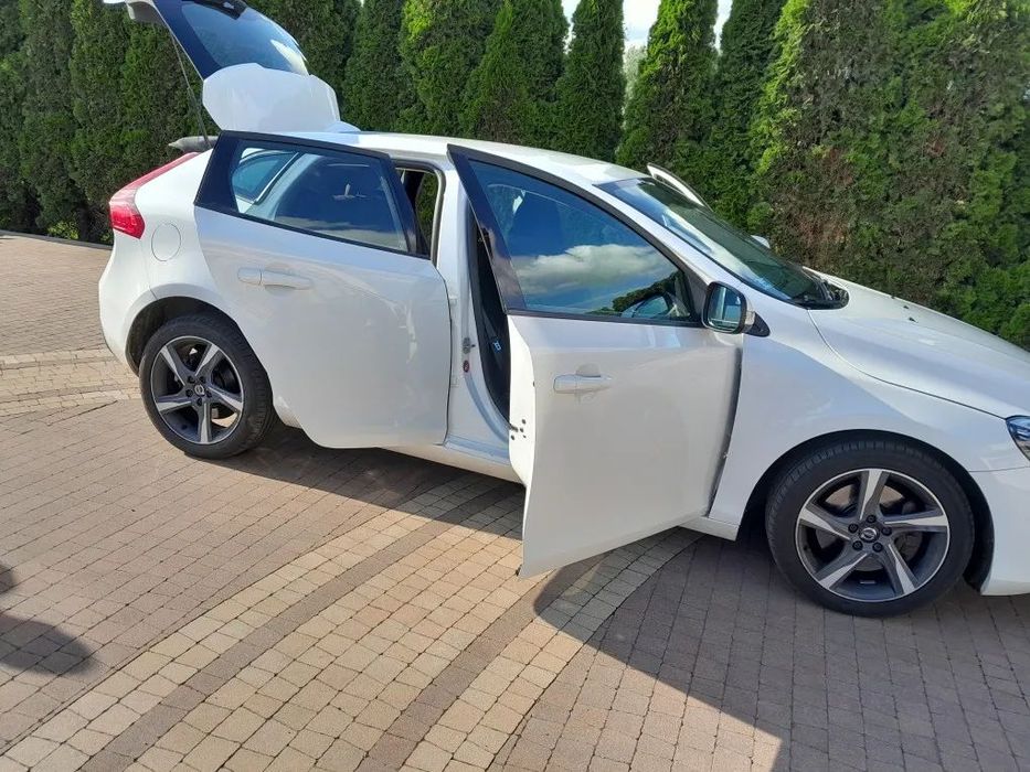 Volvo V40 Sprzedam Volvo V40 automatyczna skrzynia biegów zadbany