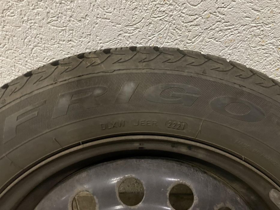 Шини зимові Debica Frigo HP 2 215/60 R 16 99H XL на залізних дисках