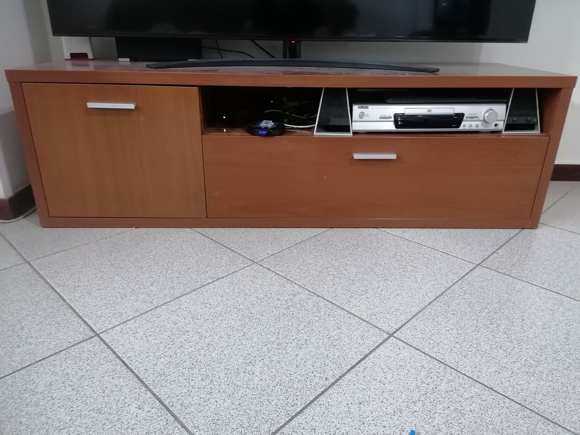 Aparador de sala para TV