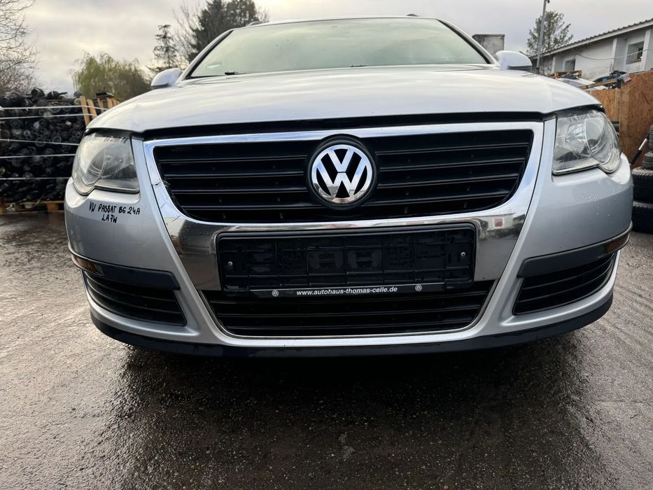 VW PASSAT B6 ZDERZAK PRZÓD PRZEDNI LA7W KOMBI