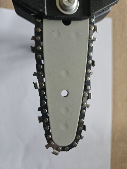 Nasadka. Pila łańcuchowa na wkrętarkę .