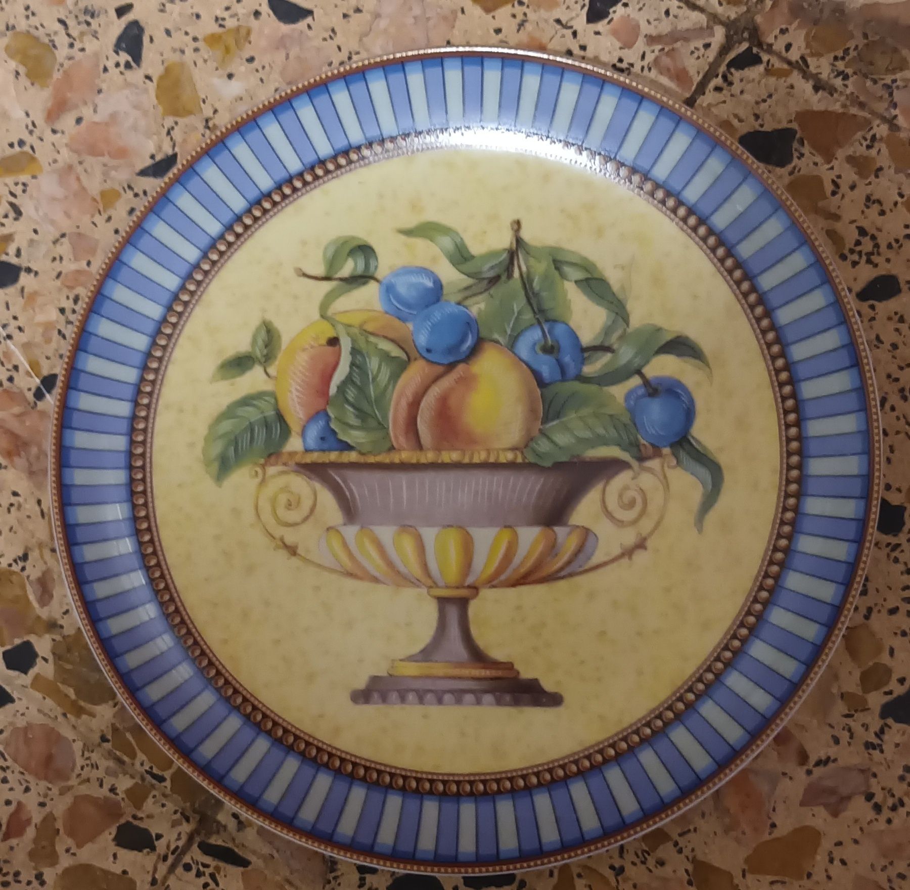 ANTIGUIDADES - Prato porcelana Portuguesa