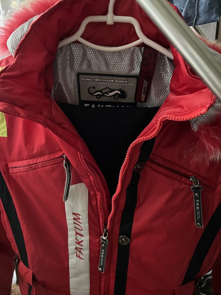 Лыжная куртка на девочку 8-10 лет