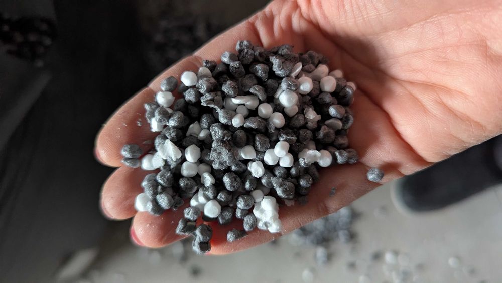 Пінополістирольна крихта. Крихта пінопласту.