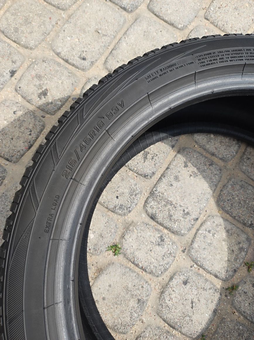 215.45.18 Dwie opony zimowe Falken Eurowinter HS01