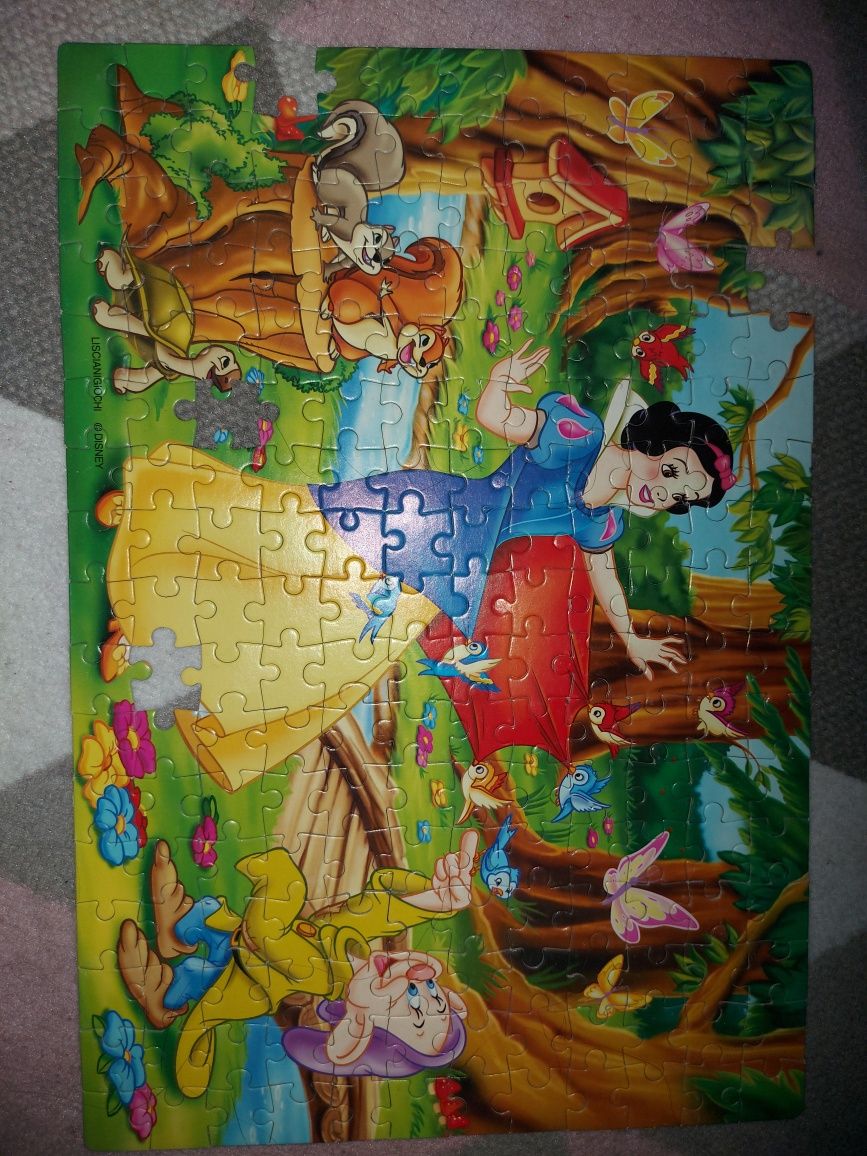 Puzzle Roszpunka  plus gratis Śnieżka
