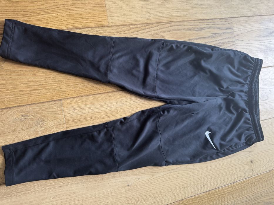 Spodnie Nike dla chlopca na 137-147 cm, dry fit