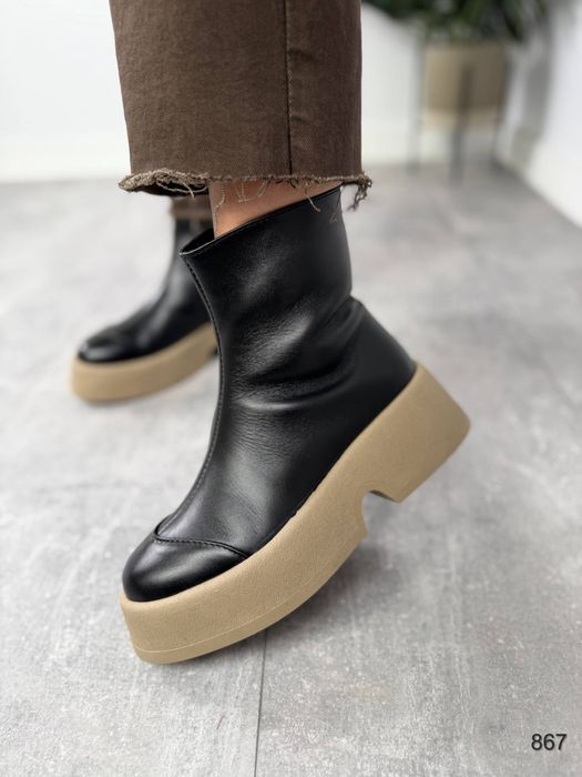 Жіночі шкіряні зимові черевики в кольорах