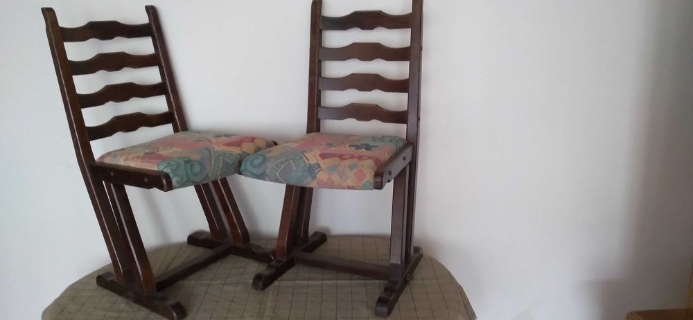 Krzesła drewniane solidne 2 sztuki