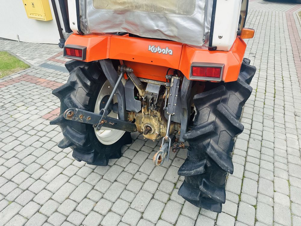 Traktor Kubota X24 Saturn 4x4 - 24 km 4 cylindry pół kabina brutto