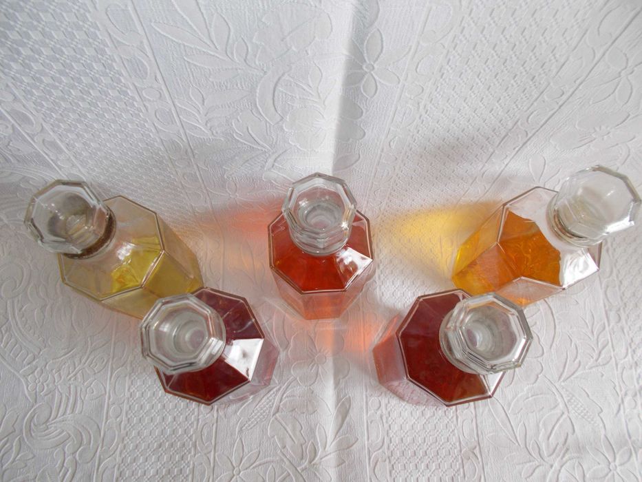 5 x Garrafas (Cada 1 litro ) De Perfume Vintage. França