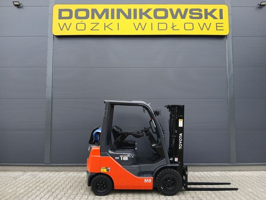 Toyota 02-8FGF18  wózek widłowy 2011R. LPG triplex WYNAJEM SPRZEDAŻ SERWIS