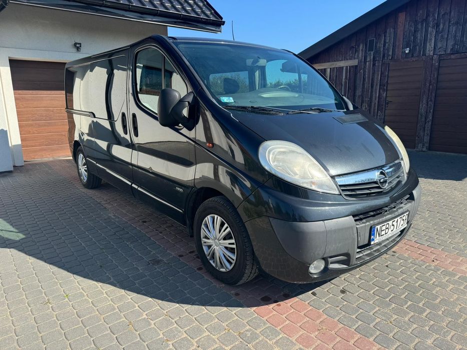 Bus Opel Vivaro.