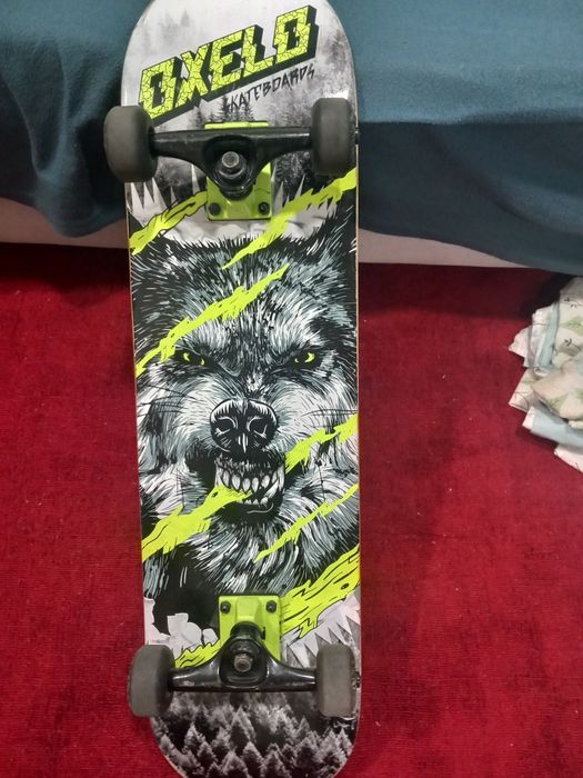 Skate profissional em bom estado