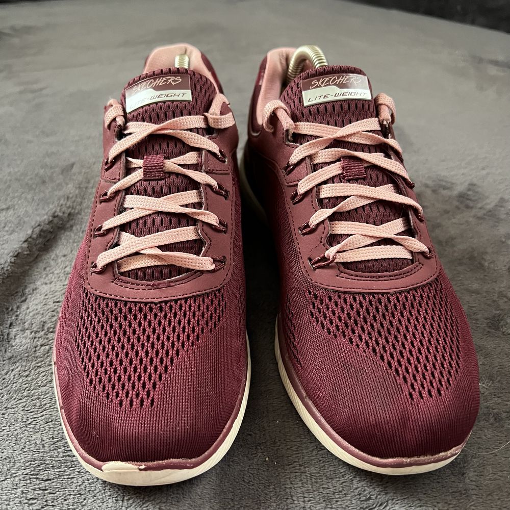 Жіночі кросівки Skechers Lite-weight. P. 40.