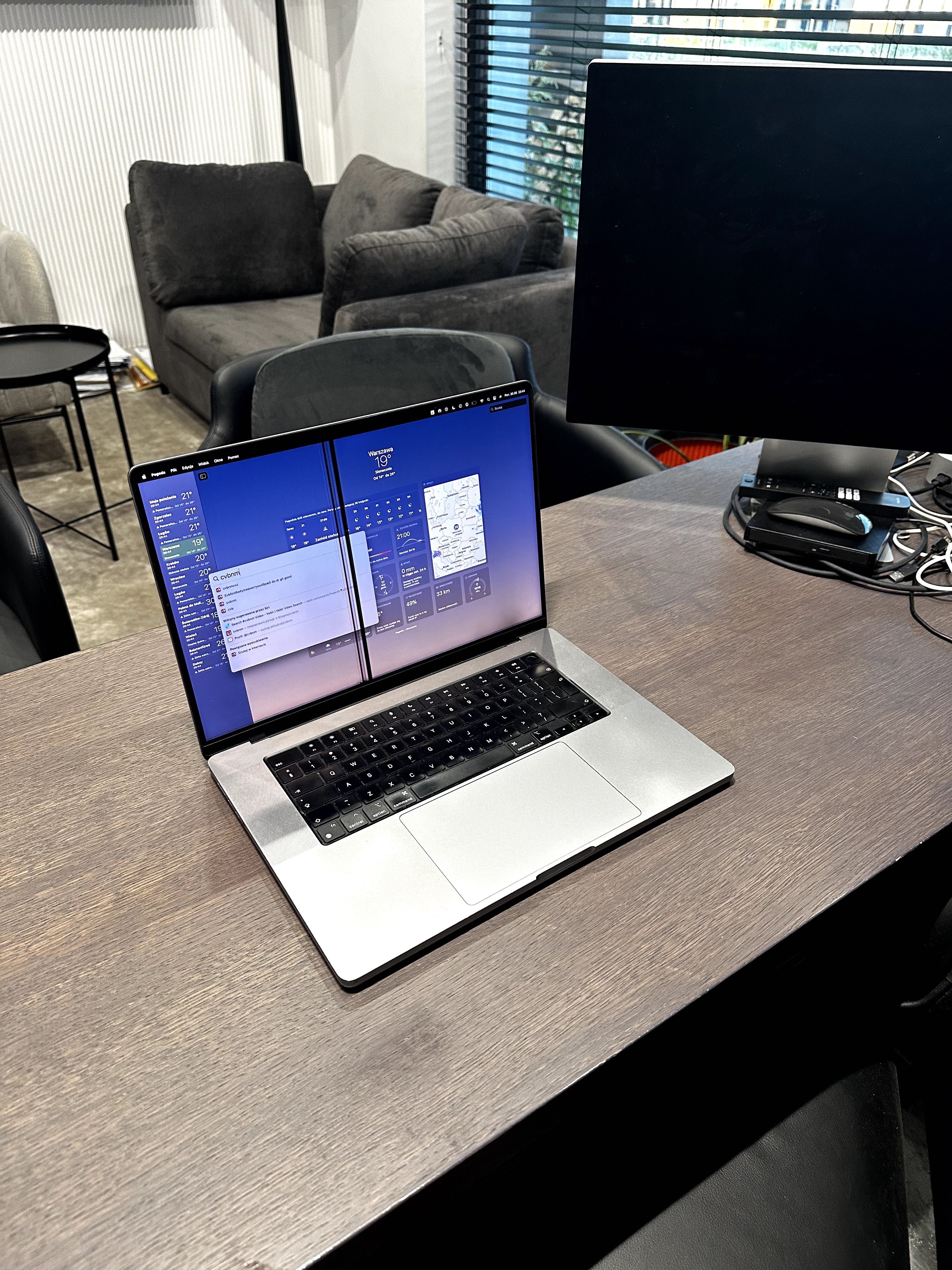 MacBook Pro 16" (2021) M1 Max 32 GB RAM topowy model