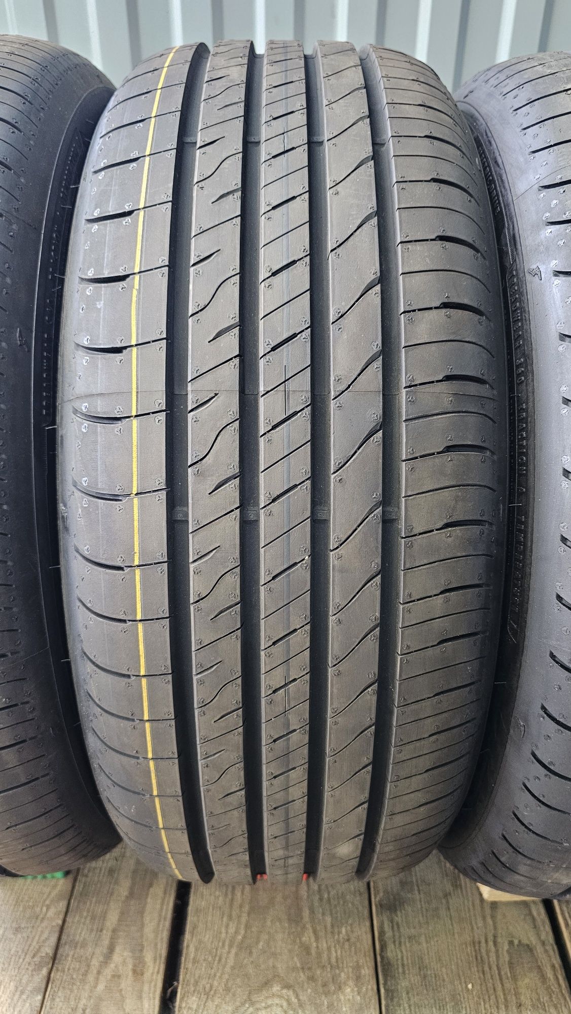 Goodyear EFFICIENT Grip performance 2 205/50r17 93V XL