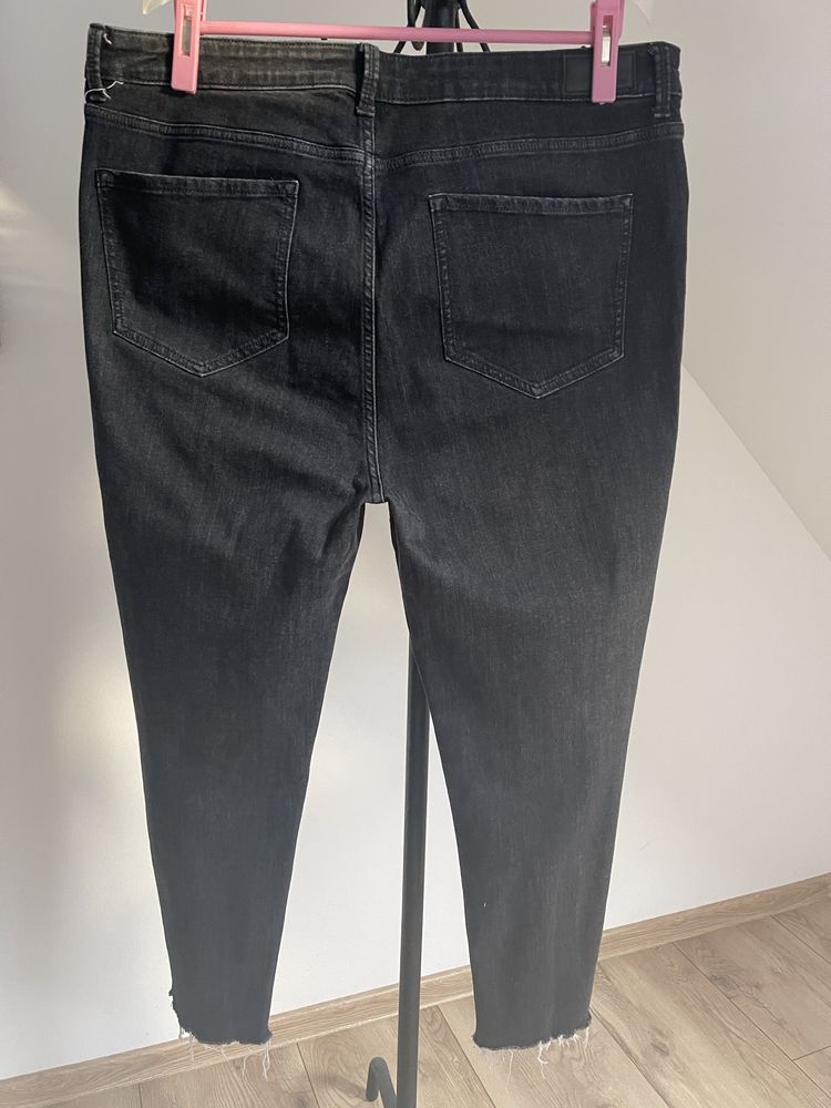 Elastyczne czarne jeansy rurki Marks&Spencer r.48