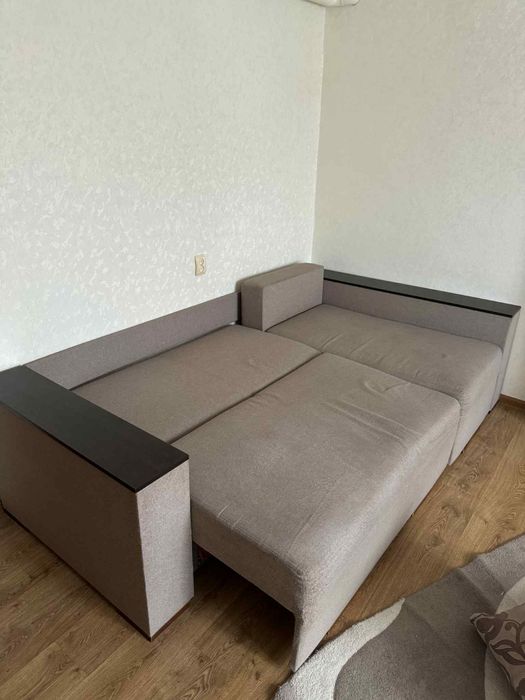 Диван у хорошому стані