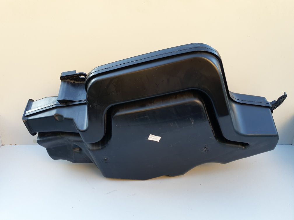 TOYOTA RAV4 IV 4 subwoofer JBL 13-18