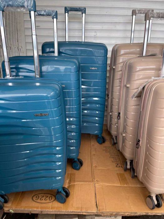 Валіза, чемодан на колесах «Three Birds»