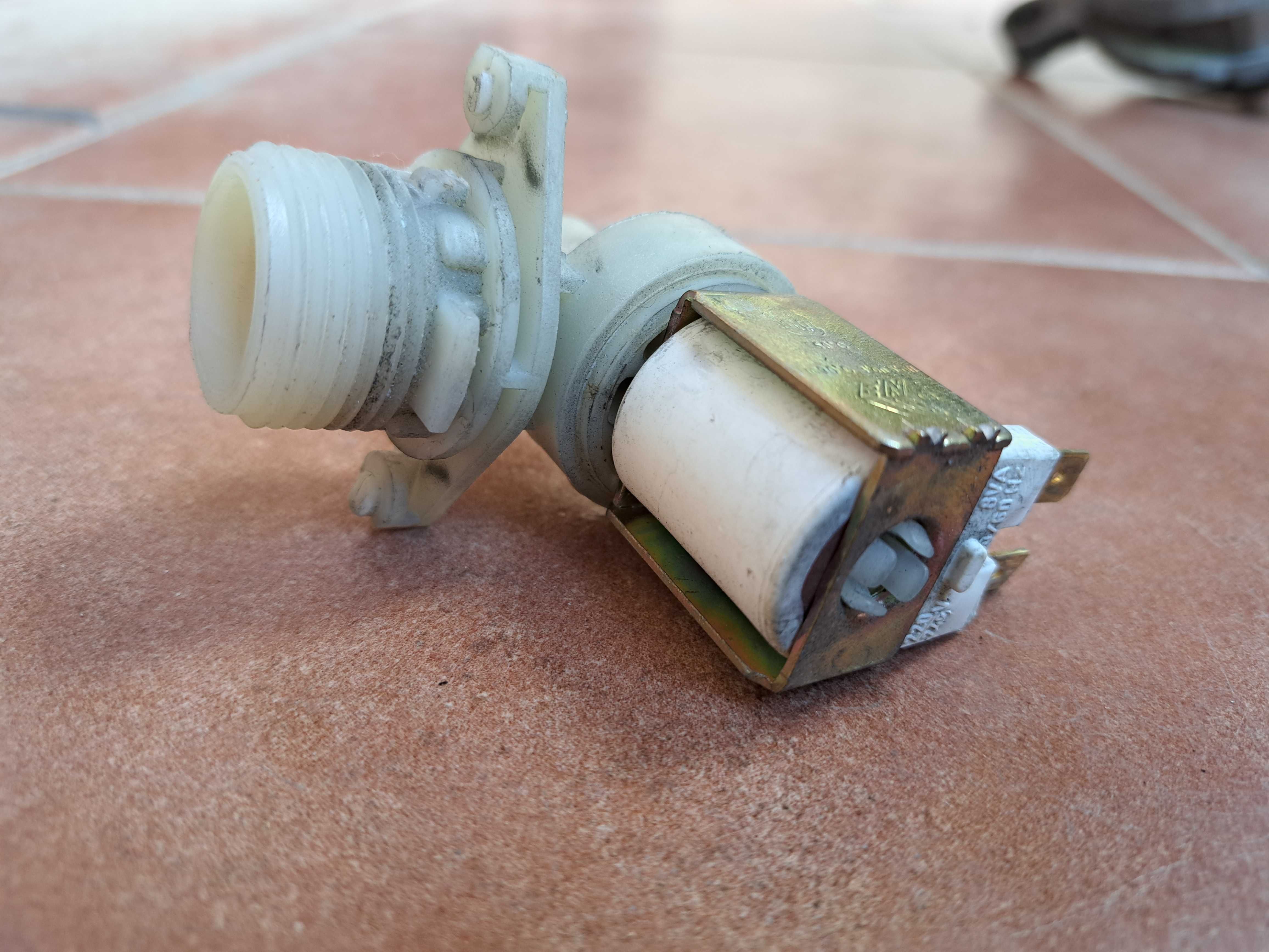 Elektrozawór od pralki Hoover HNL 6106