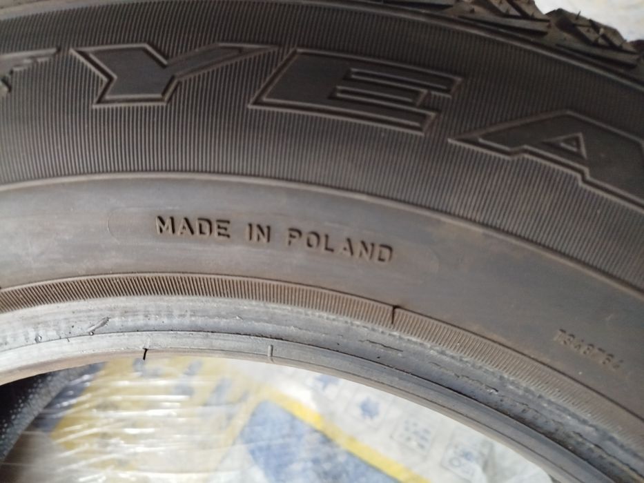 Шини зимові Goodyear 215/65 R16 98T