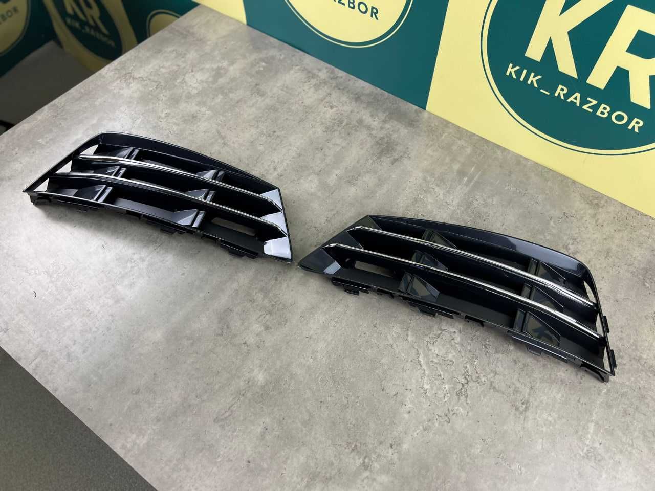 Решітка в бампер - AUDI A4 (B9) 2015-2018 8W0807682RRN4/8W0807681RRN4