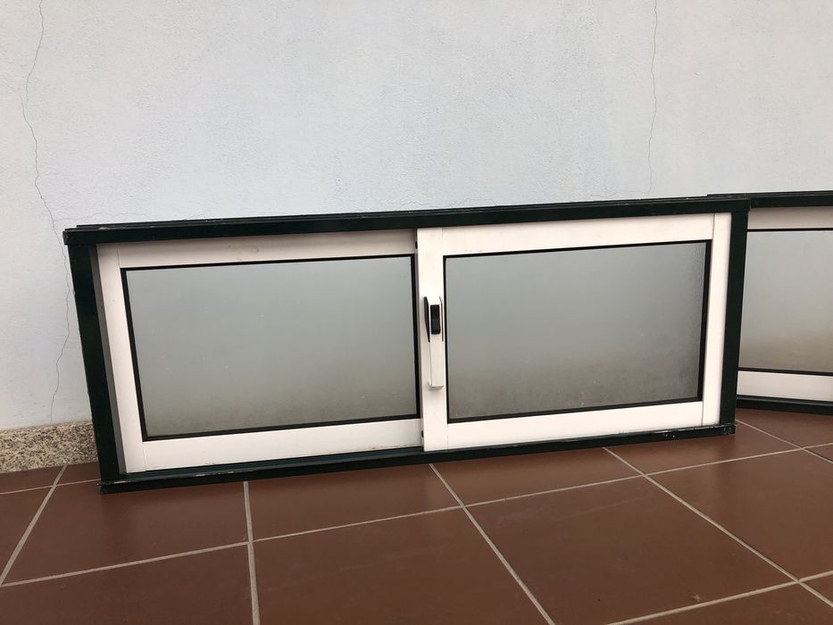 Janela de Correr Vidro Fosco de Alumínio