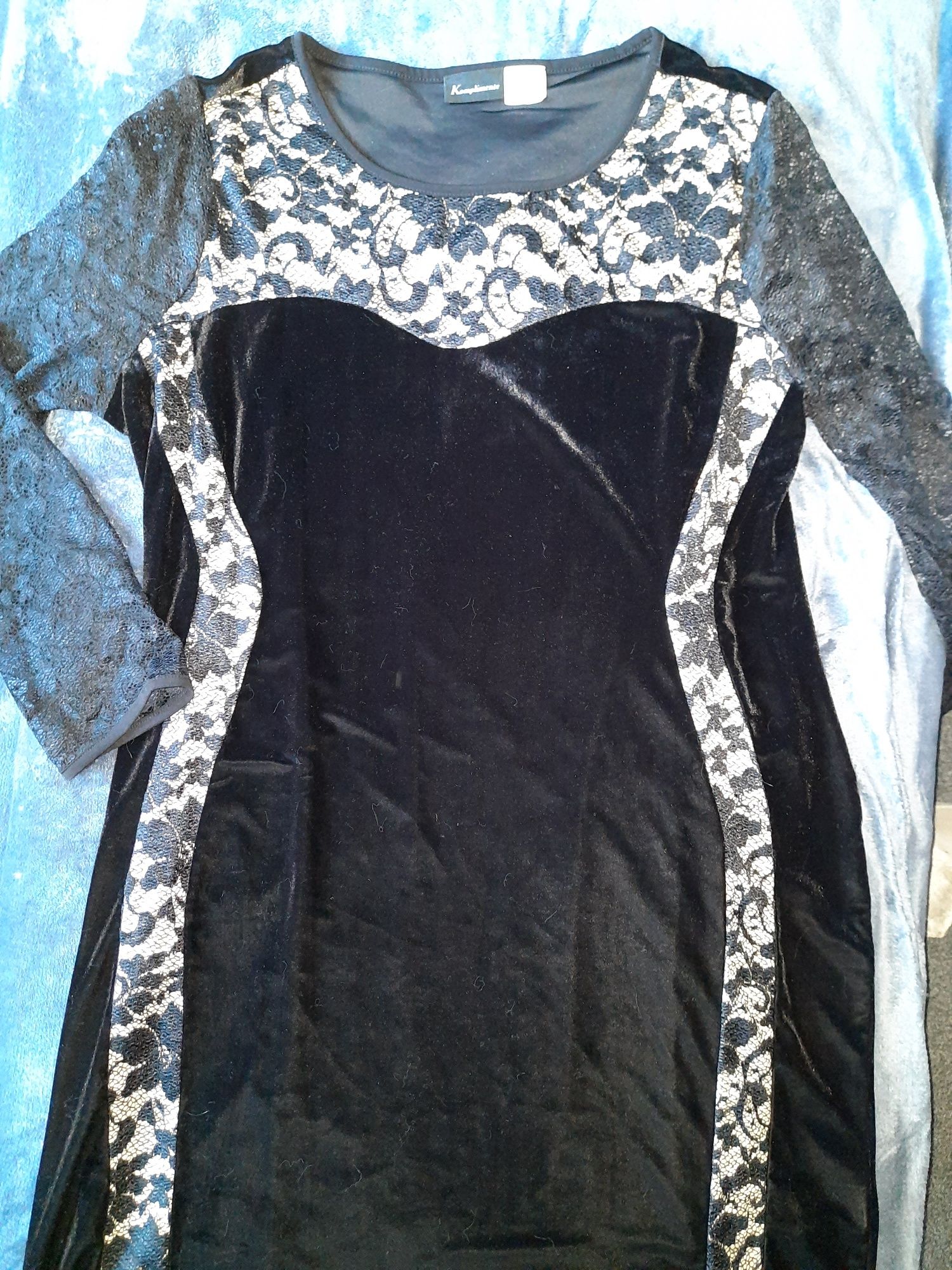Czarna aksamitny sukienka 52