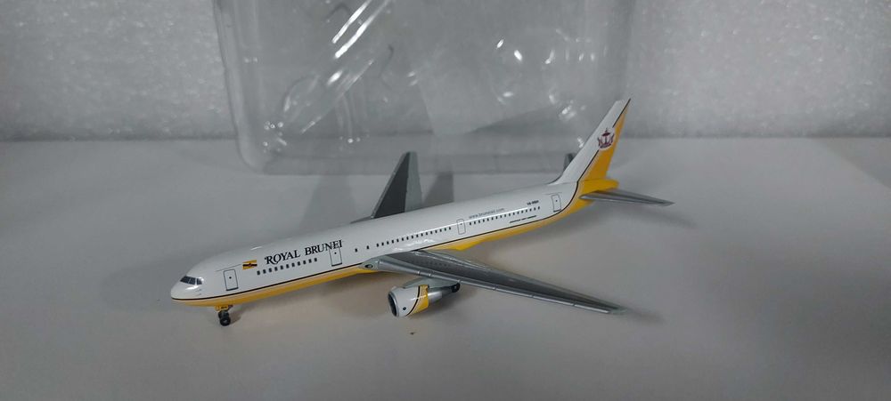 Avião Boeing Aviões Airbus escala 1/400 em Metal Varios Ver Fotos 34